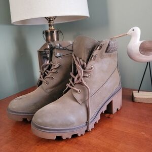 Universal Thread NWT Olive Lug Sole Heeled Combat Boots Size 12